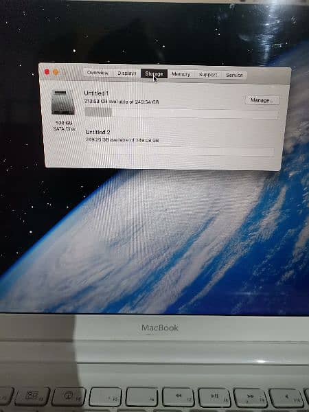 macbook 2010 clean condition 1