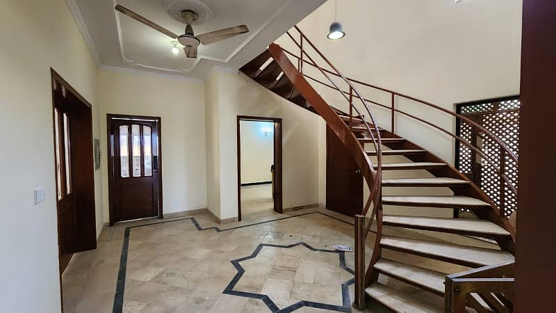Fully renovated knaal 4bed house for rent in dha phase 1 6