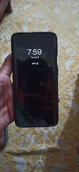 selling my phone one plus 7 pro 12gb.  256 full lush condition 10/10// 3
