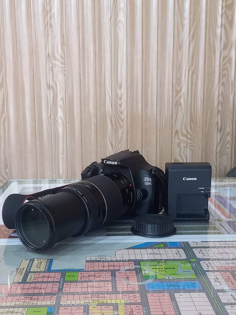 DSLR Camera 10 by 10 Condition 3