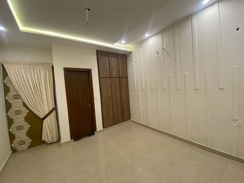 House For sale In Rs. 16500000 10