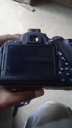 Canon EOS 700D 18 MP 18-55mm Lens DSLR Camera Black