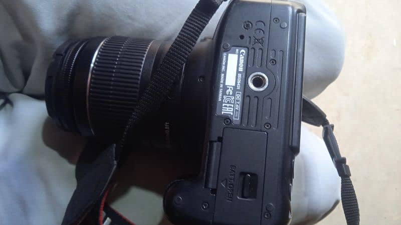 Canon EOS 700D 18 MP 18-55mm Lens DSLR Camera Black 1