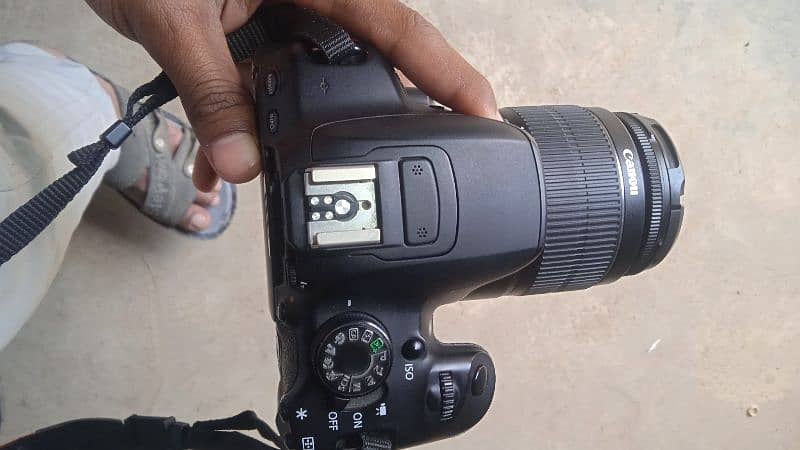 Canon EOS 700D 18 MP 18-55mm Lens DSLR Camera Black 2