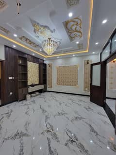 Ready To Buy A On Excellent Location House 8 Marla In Lahore 0