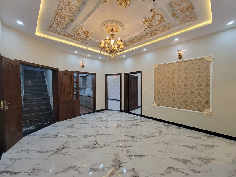 Ready To Buy A On Excellent Location House 8 Marla In Lahore 8
