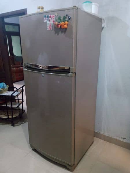 waves refrigerator full size 22 cb feet golden color 10/10 condition 4