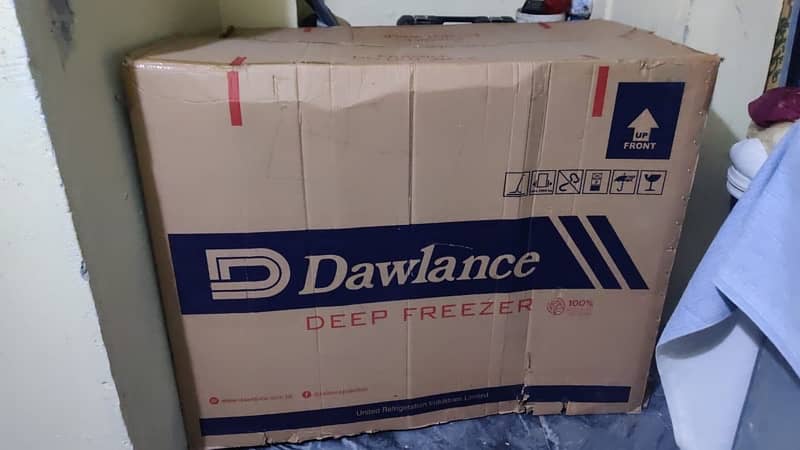 Dawlance chest freezer DF400SD 8