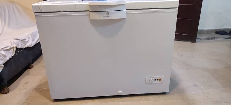 Dawlance chest freezer DF400SD 9