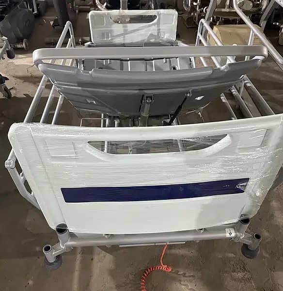 Electric patient bed imported in wholesale price. 3