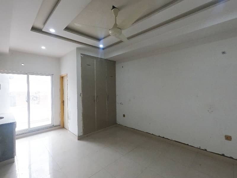 Ideal Corner Building For Rent In Shahkam Chowk 23