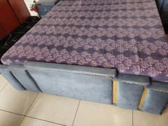 King size bed in an excellent condition 0