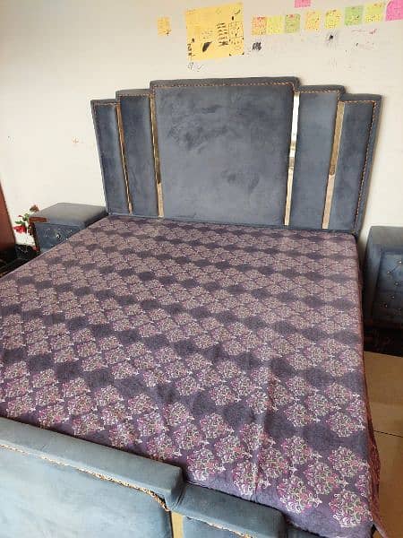 King size bed in an excellent condition 1