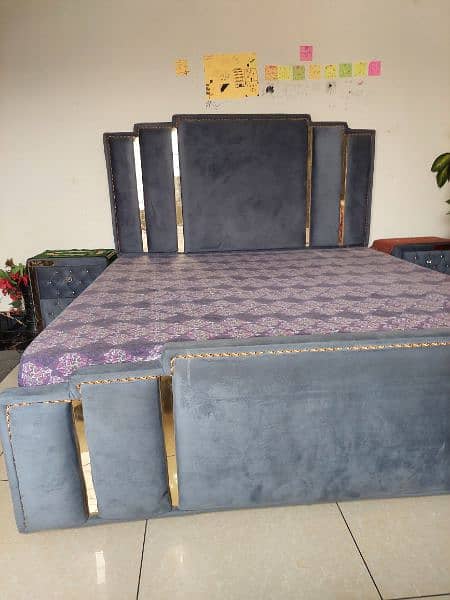 King size bed in an excellent condition 2