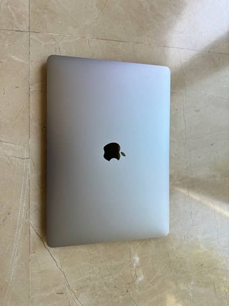 Apple MacBook Air (13-inch)(2020) 2