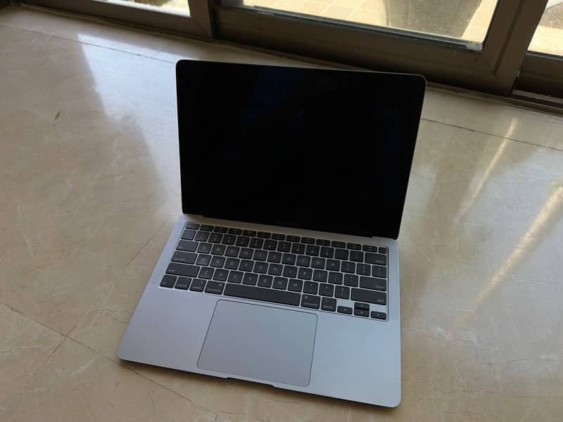 Apple MacBook Air (13-inch)(2020) 6