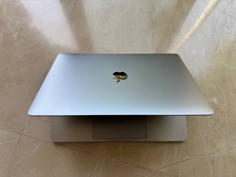 Apple MacBook Air (13-inch)(2020) 11