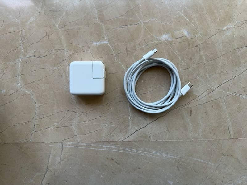 Apple MacBook Air (13-inch)(2020) 13