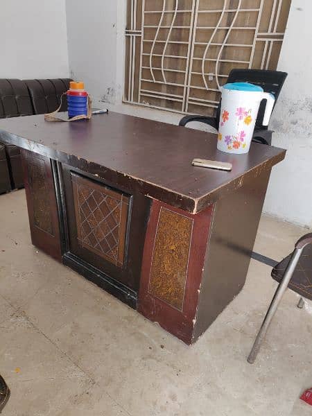 Office Table in New Condition 1