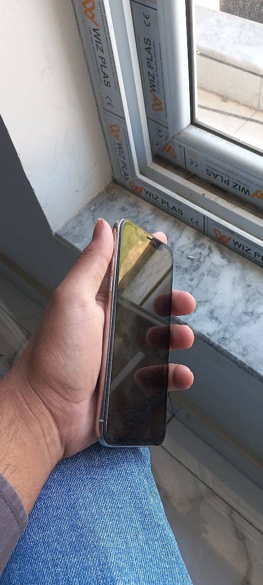 Iphone X mint condition 64 GB Pta Approved for sale with box . 3