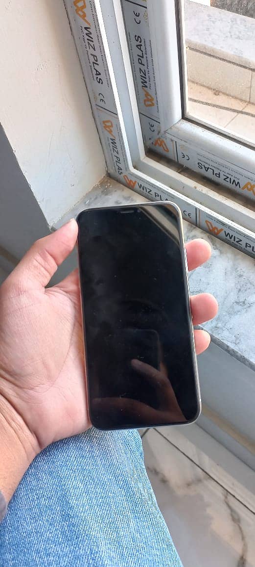 Iphone X mint condition 64 GB Pta Approved for sale with box . 4