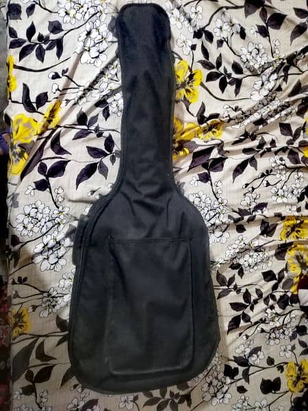 Guitar in good condition 3