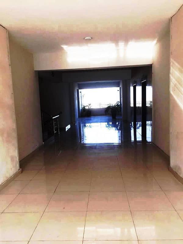Prime Opportunity: Immaculate 3rd Floor Apartment in Askari 11 - Now on Sale! 19
