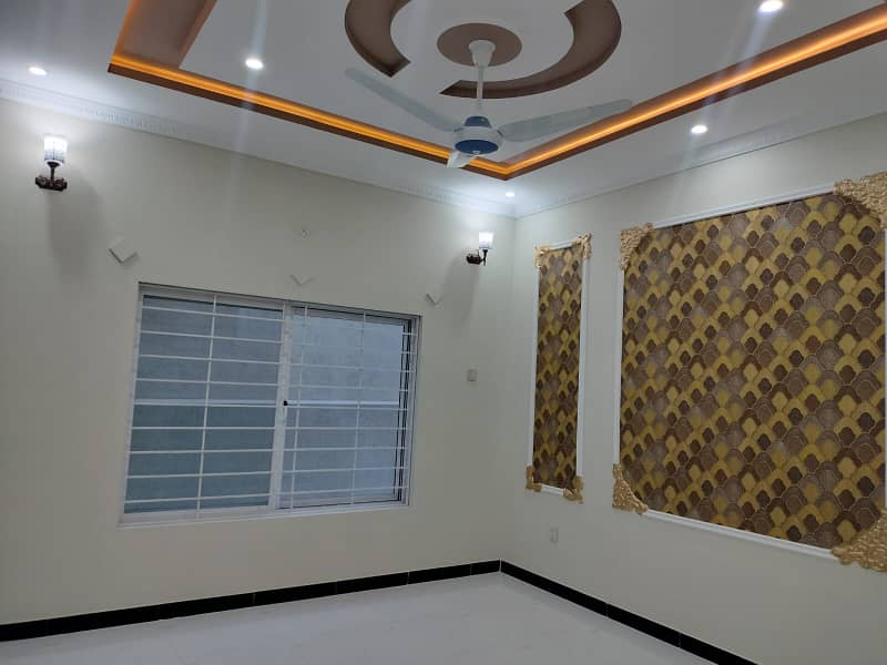 1 Kanal House For Sale 5Bedroom Brand New Luxry House With Lawn Rda Map Approved Gulshan-E-Abad 19