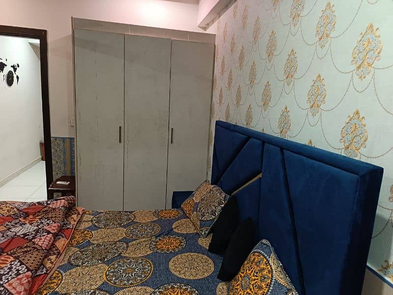 E-11 Save sequre Daily basis 1bed Flat fully furnished available 5