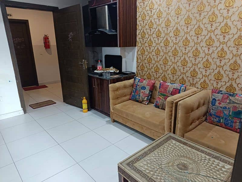 E-11 Save sequre Daily basis 1bed Flat fully furnished available 7