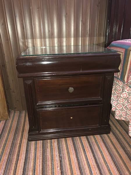 King Bed and Dressing Table 5