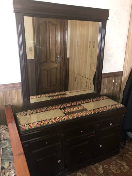King Bed and Dressing Table 7