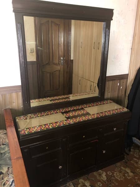 King Bed and Dressing Table 8