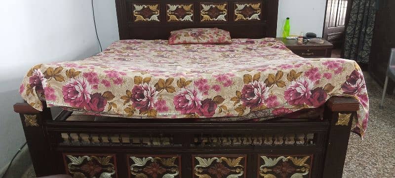 Chinioti Luxury Bed with 8 inch spring mattress for sell 6