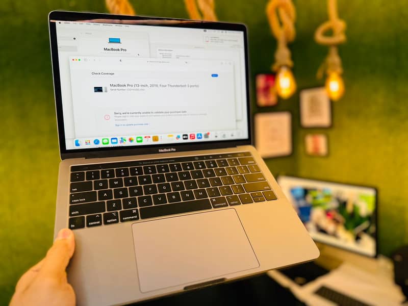  MacBook Pro 2019, 8Gb- 256gb , 13inches, Read Ad, 4