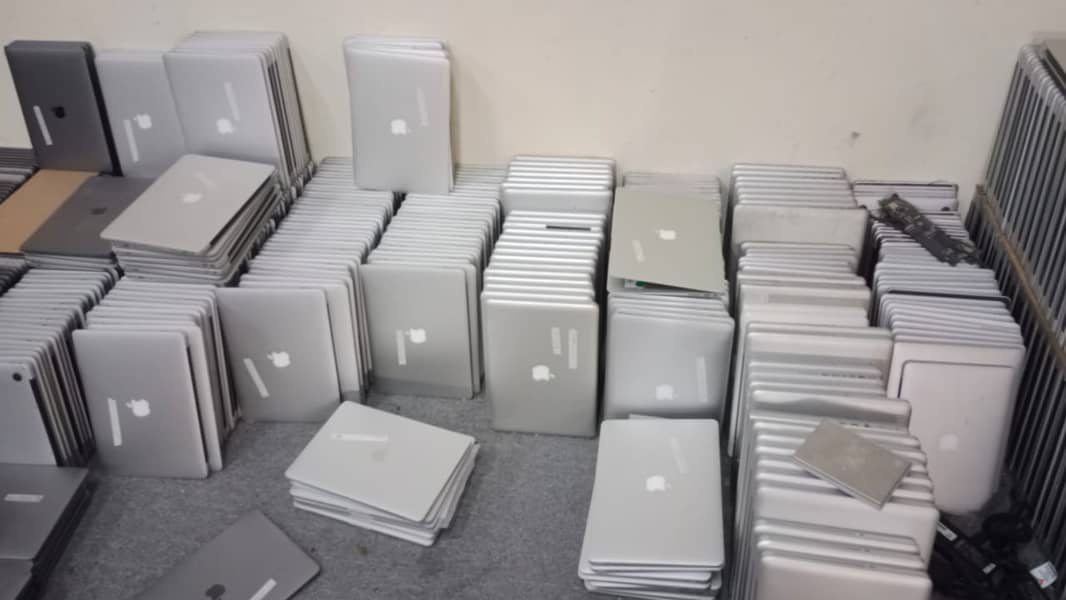  MacBook Pro 2019, 8Gb- 256gb , 13inches, Read Ad, 9