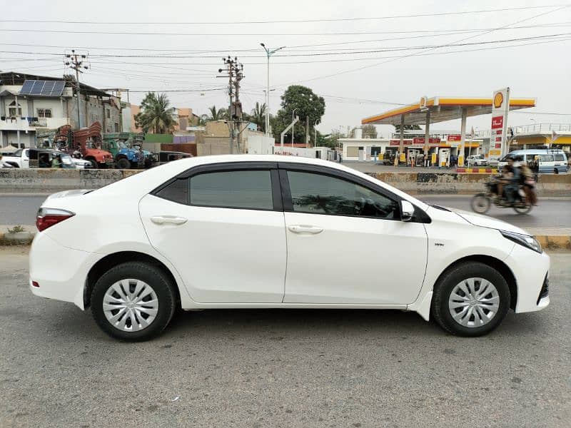 Toyota Corolla showroom condition is for sale 6
