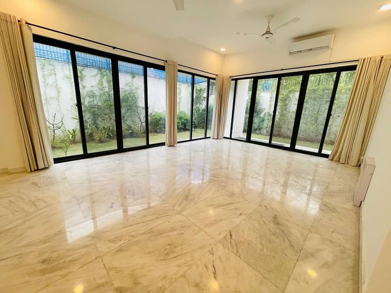 Luxury House On Extremely prime Location Available For Rent in Islamabad 1