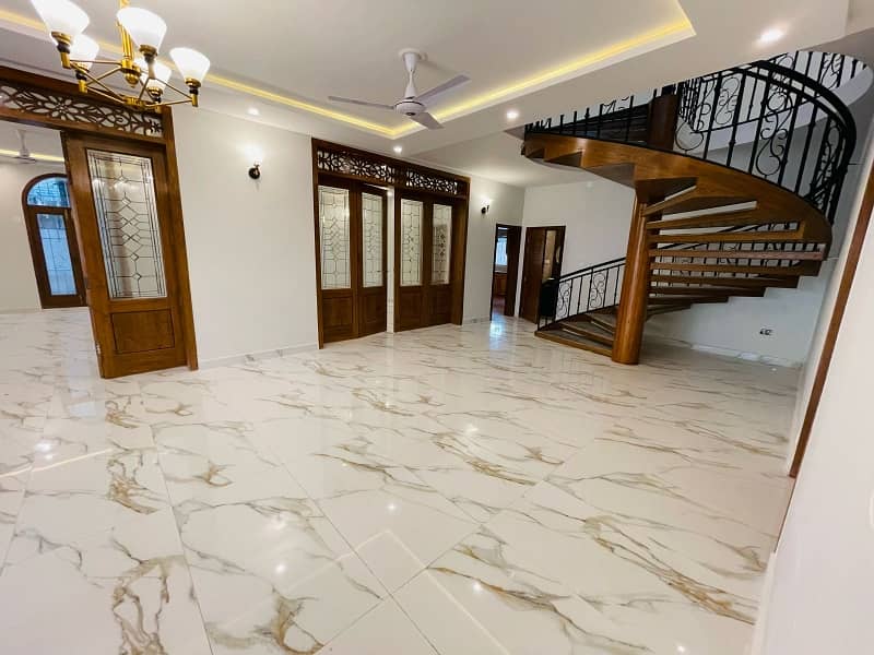 Luxury House On Extremely Prime Location Available For Rent In Islamabad 4