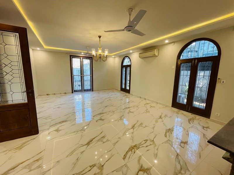 Luxury House On Extremely Prime Location Available For Rent In Islamabad 6