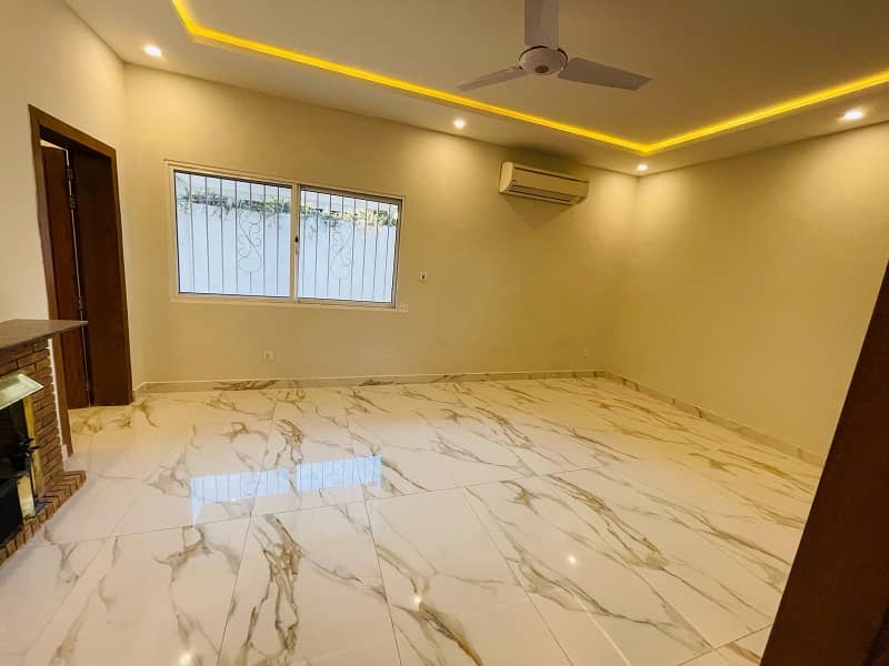 Luxury House On Extremely Prime Location Available For Rent In Islamabad 11
