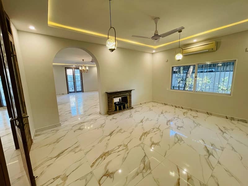 Luxury House On Extremely Prime Location Available For Rent In Islamabad 30