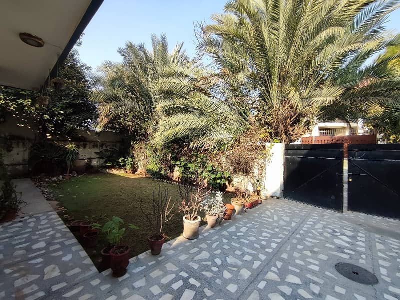 Luxury House On Extremely Prime Location Available For Rent In Islamabad 31