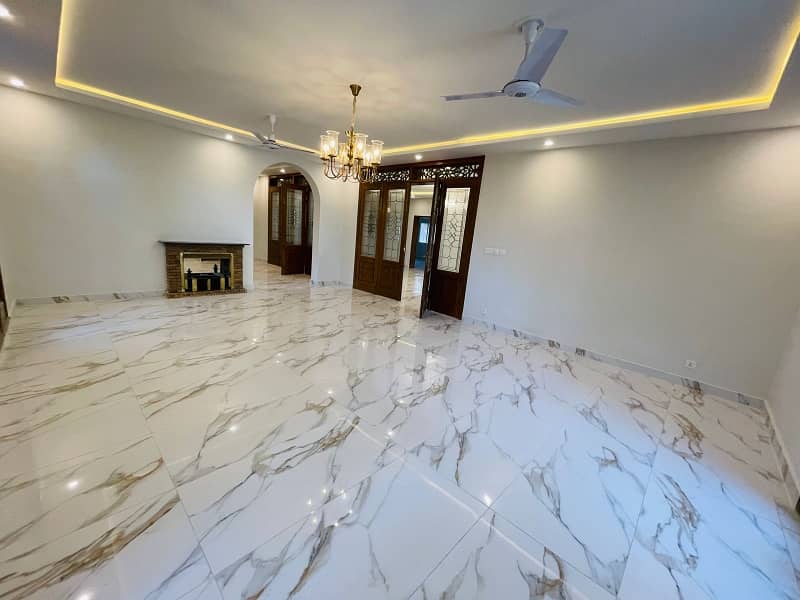 Luxury House On Extremely Prime Location Available For Rent In Islamabad 3