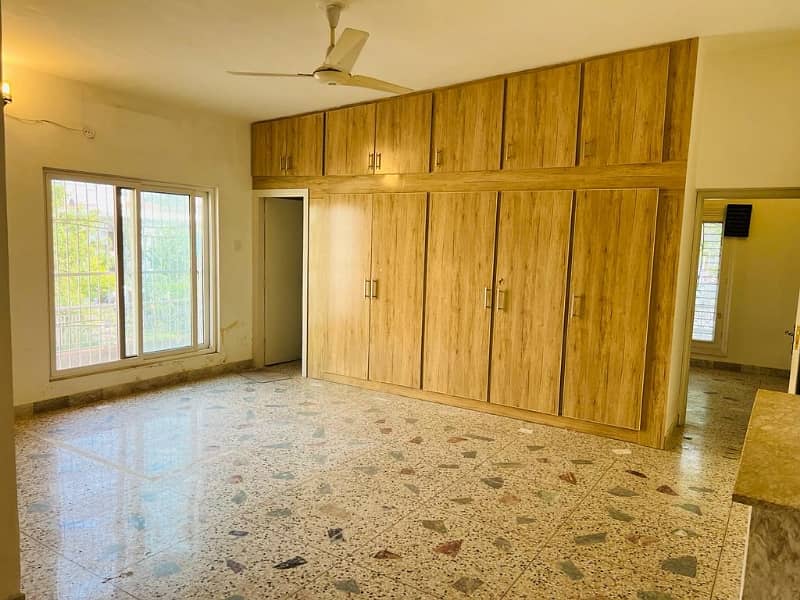 Luxury House On Extremely prime Location Available For Rent in Islamabad 20