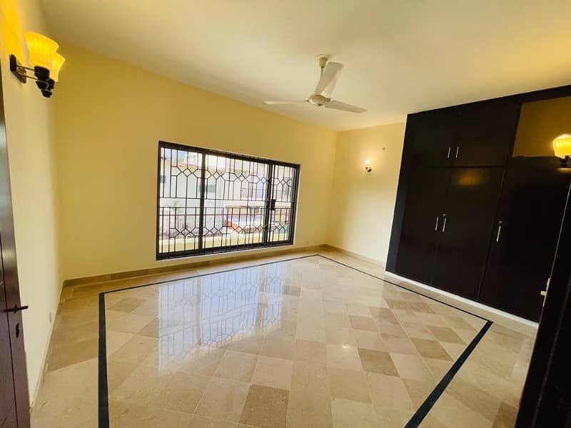 Luxury House On Extremely Prime Location Available For Rent In Islamabad 28