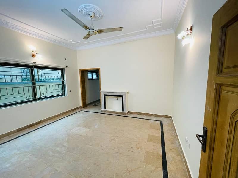 Luxury House On Extremely Prime Location Available For Rent In Islamabad 9