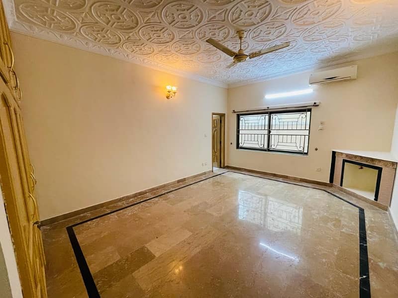 Luxury House On Extremely Prime Location Available For Rent In Islamabad 16