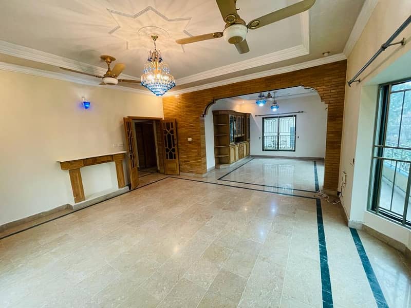 Luxury House On Extremely Prime Location Available For Rent In Islamabad 23