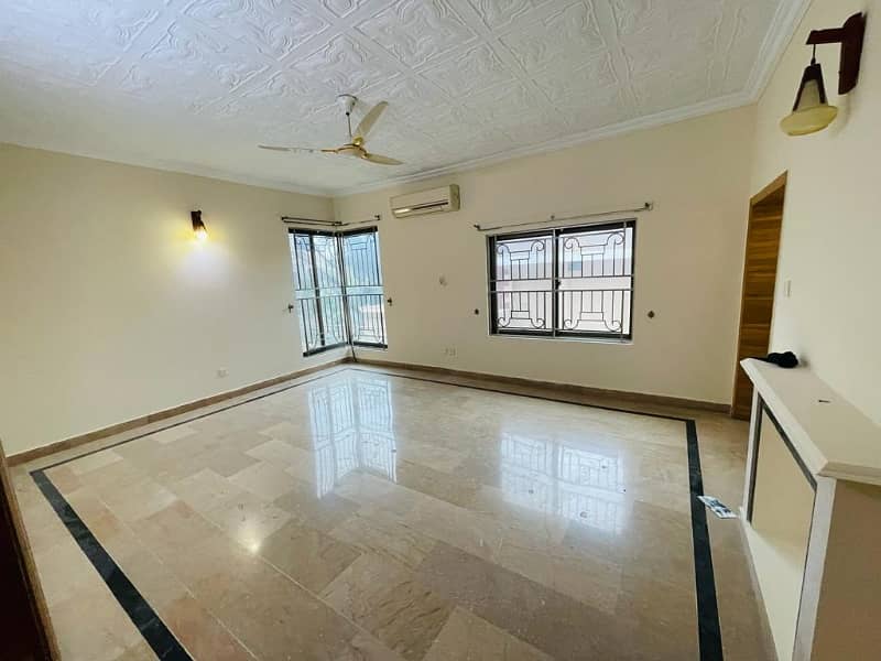 Luxury House On Extremely Prime Location Available For Rent In Islamabad 25
